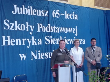 Uroczystość obchodów 65-lecia Szkoły Podstawowej im. Henryka Sienkiewicza w Niesułkowie, 